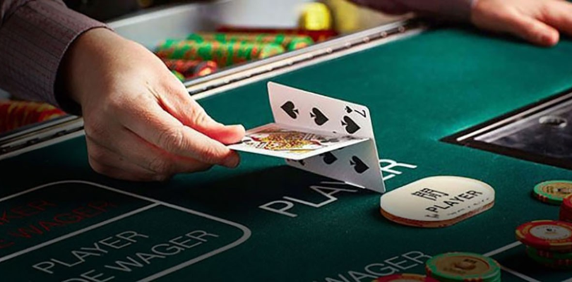 How to play baccarat?